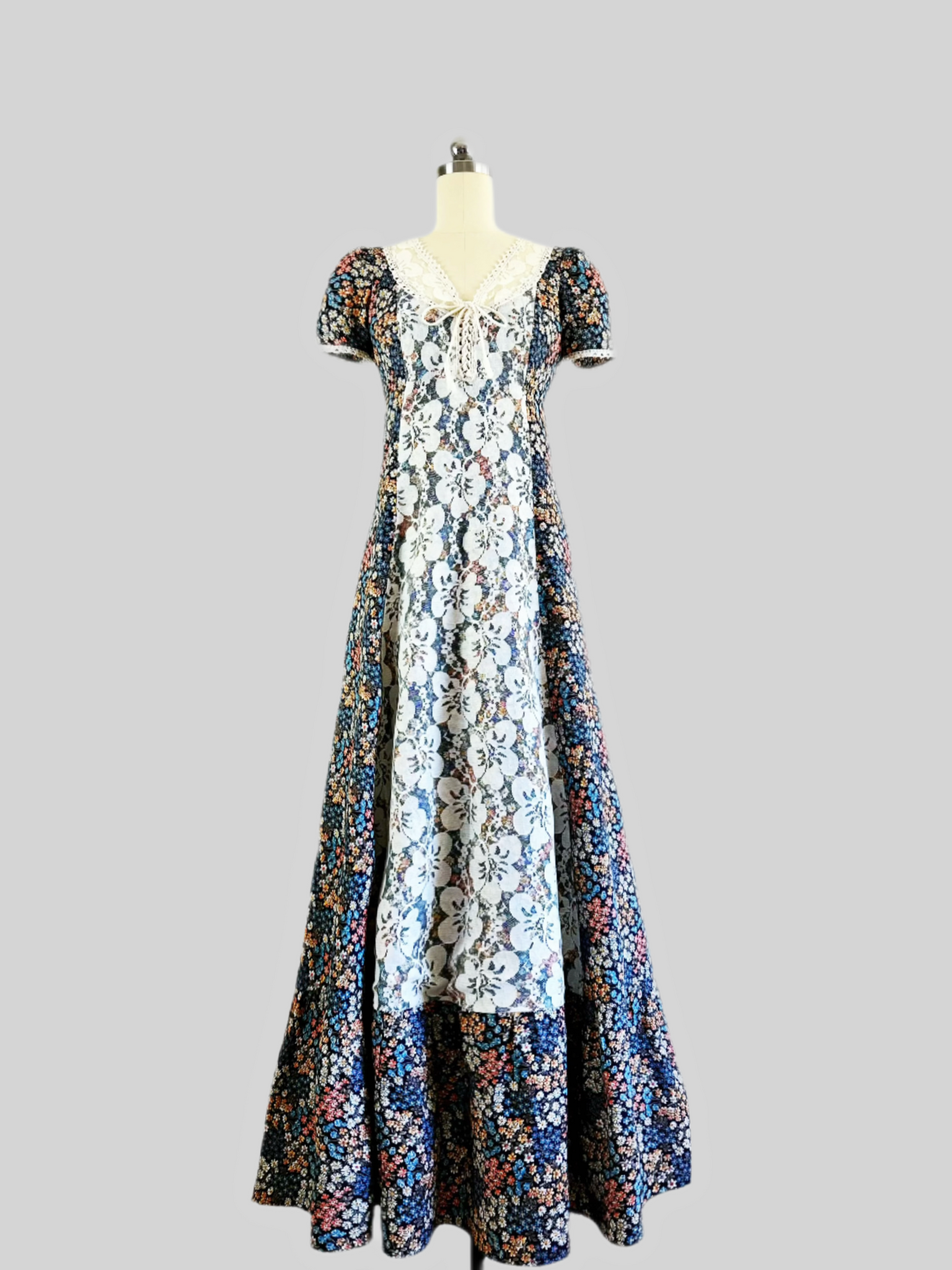 1970s Maxi - Noir Bohemain Floral